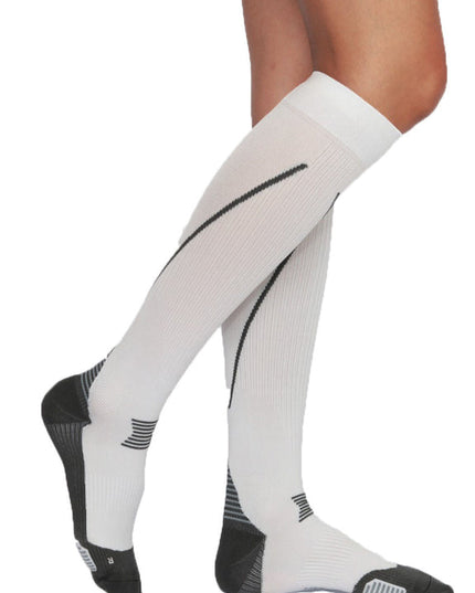 Your feet will stay warm and healthy while receiving fantastic support with our compression socks. 

Features:
Thermal sole for aeration
Increases blood circulation
Extra soft
Anti-Shrink cuff
Highly elastic instep
Hand-Linked flat-seam toe